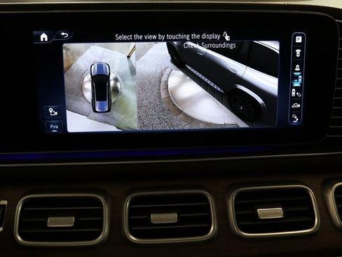 Used 2024 Mercedes-Benz GLS 580 4MATIC image 10