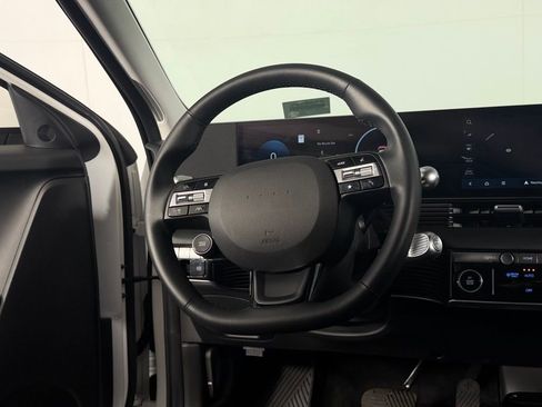 Used 2025 Hyundai Ioniq 5 SEL image 15