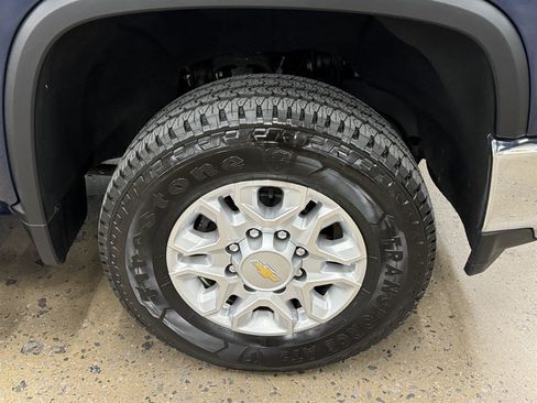 Used 2023 Chevrolet Silverado 2500 LTZ AWD/4WD image 16
