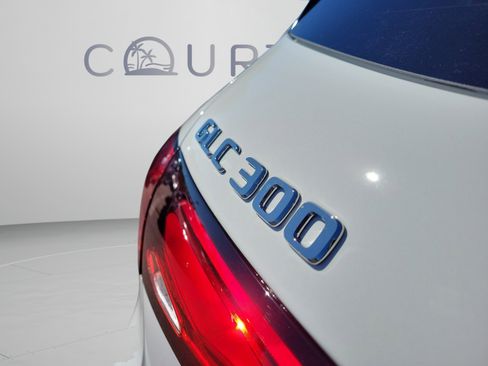 Used 2026 Mercedes-Benz GLC 300 image 28