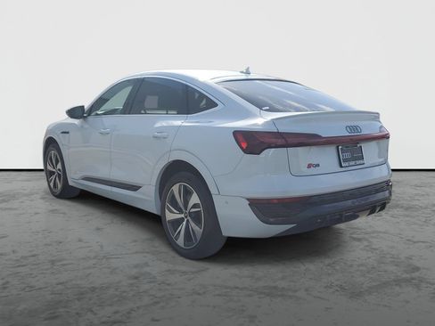 Used 2024 Audi Q8 e-tron Premium Plus w/ Premium Plus Package AWD/4WD image 3