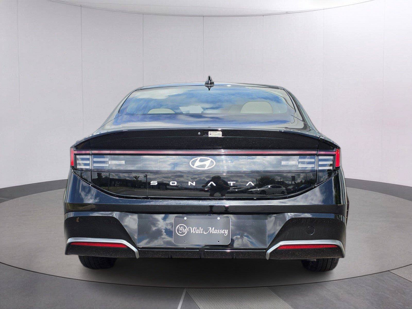 Used 2025 Hyundai Sonata SEL FWD image 4