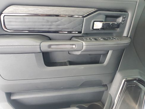 New 2025 RAM 2500 Limited AWD/4WD image 15