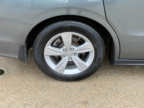 Used 2019 Honda Odyssey EX image 42