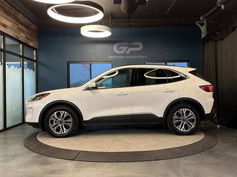 Used 2021 Ford Escape SEL w/ Technology Package image 5