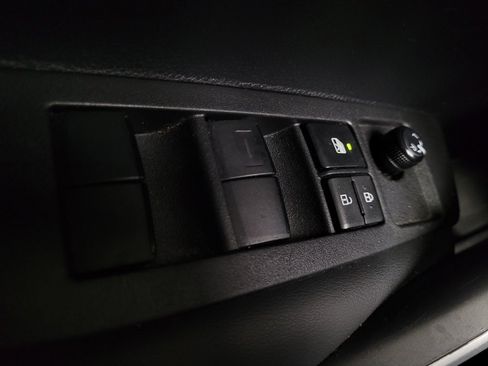 Used 2021 Toyota Corolla SE w/ Protection Package (TMS) image 27