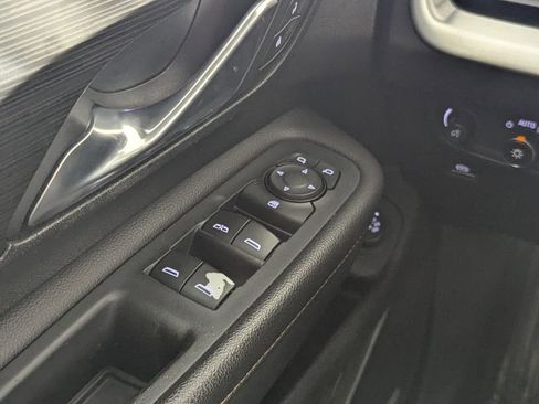 Used 2019 GMC Terrain SLT w/ Preferred Package FWD image 18