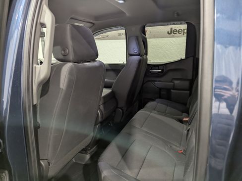 Used 2020 Chevrolet Silverado 1500 Custom w/ Custom Value Package image 12