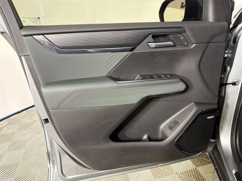 Used 2025 GMC Acadia AT4 image 11