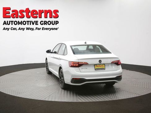 Used 2024 Volkswagen Jetta Sport image 37