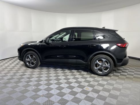 Used 2025 Ford Escape ST-Line image 2