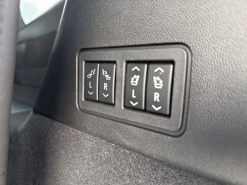 Used 2024 Cadillac XT6 Premium Luxury w/ Technology Package image 9