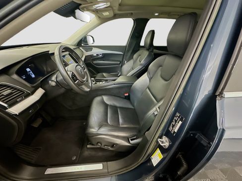 Used 2023 Volvo XC90 B5 Core AWD/4WD image 13