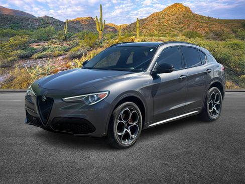 Used 2023 Alfa Romeo Stelvio Veloce image 9