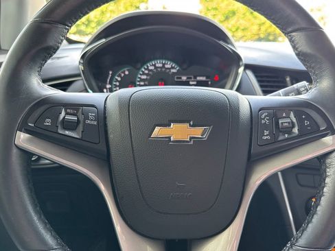 Used 2018 Chevrolet Trax LT w/ LT Convenience Package image 32