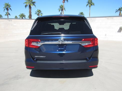 Certified 2018 Honda Odyssey EX-L image 7