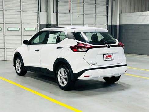 New 2025 Nissan Kicks Play S image 12