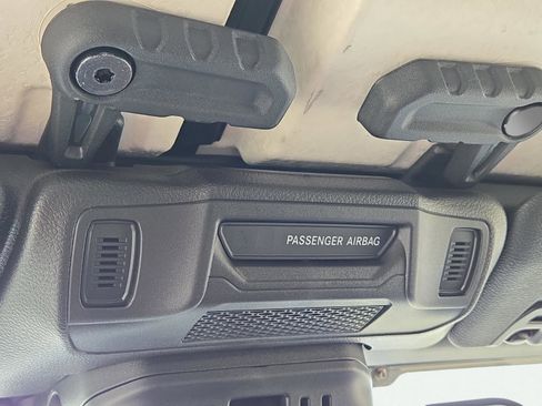 New 2025 Jeep Gladiator Sport image 31