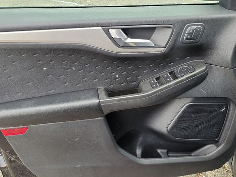 Used 2020 Ford Escape SEL FWD image 10