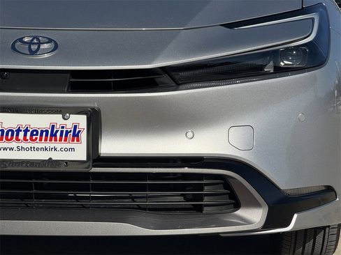 Used 2024 Toyota Prius Limited image 8