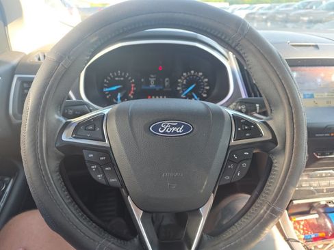 Used 2019 Ford Edge SEL FWD image 37