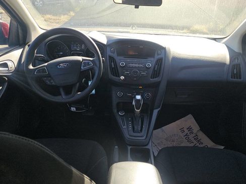 Used 2016 Ford Focus SE w/ SE Power Seat Package image 8