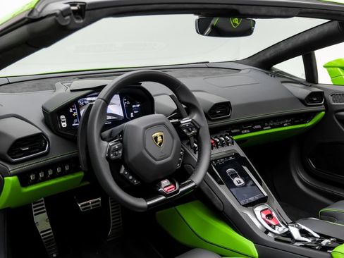 Used 2024 Lamborghini Huracan EVO AWD/4WD image 8