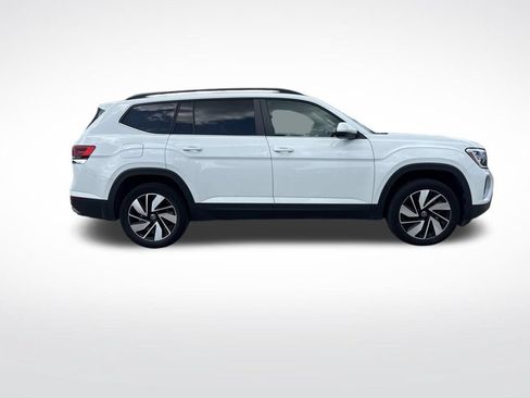 Used 2024 Volkswagen Atlas SE w/ Panoramic Sunroof Package FWD image 4