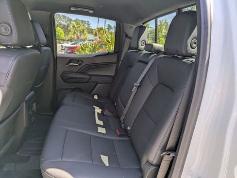 New 2025 Chevrolet Colorado LT w/ LT Convenience Package AWD/4WD image 15