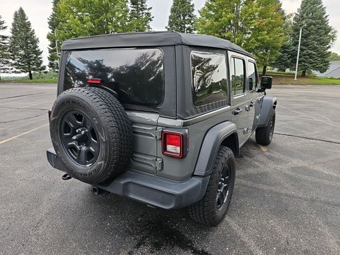 Used 2018 Jeep Wrangler Unlimited Sport AWD/4WD image 6