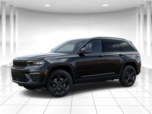New 2025 Jeep Grand Cherokee Limited w/ Black Appearance Package image 2