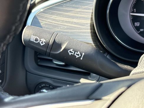 Used 2019 Buick Envision Essence AWD/4WD image 23