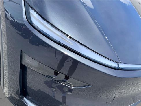 Used 2026 Tesla Model Y 2WD image 26