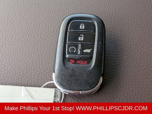 Used 2025 Honda Pilot Elite image 28