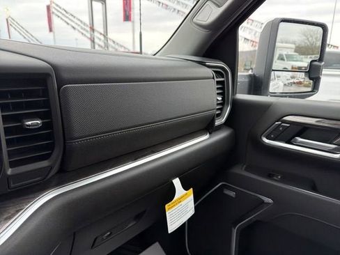 New 2026 Chevrolet Silverado 3500 LTZ w/ LTZ Convenience Package image 25