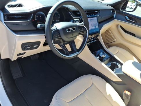 New 2025 Jeep Grand Cherokee Limited w/ Luxury Tech Group II image 3