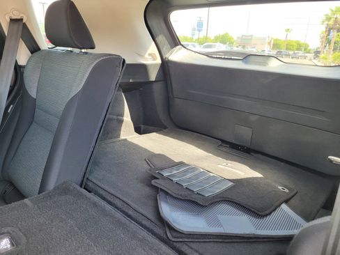 Used 2023 Nissan Rogue SV FWD image 12