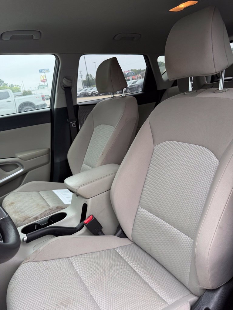 Used 2023 Kia Soul LX FWD image 7