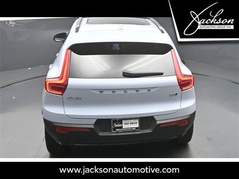 Used 2025 Volvo XC40 B5 Plus w/ Protection Package Premier image 47