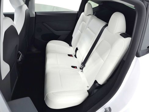 Used 2024 Tesla Model Y Long Range AWD/4WD image 32