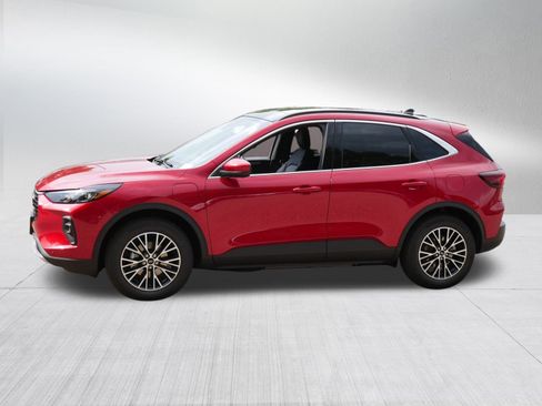 Used 2025 Ford Escape PHEV w/ PHEV Premium Package image 3