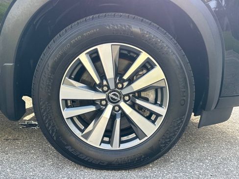 Used 2023 Nissan Pathfinder SL AWD/4WD image 9
