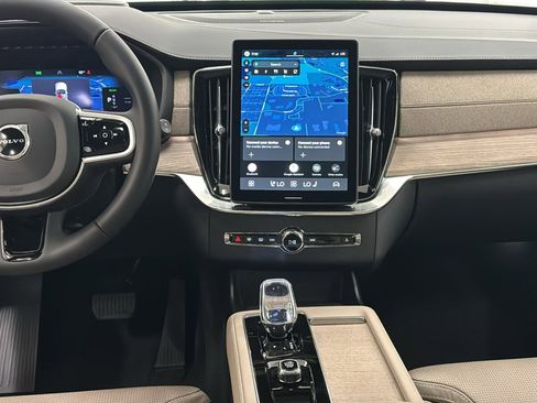 New 2026 Volvo XC90 T8 Ultra w/ Protection Package Premier image 11