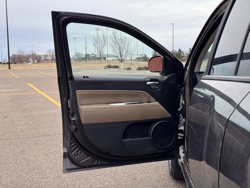 Used 2016 Jeep Compass High Altitude image 4