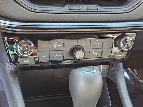 New 2026 Jeep Compass Latitude image 20