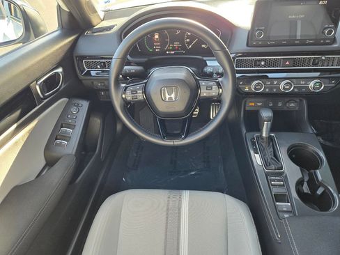 Used 2025 Honda Civic Sport image 12