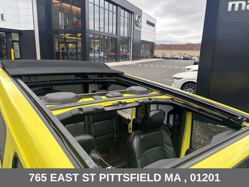 Used 2022 Jeep Wrangler Unlimited Sahara AWD/4WD image 3
