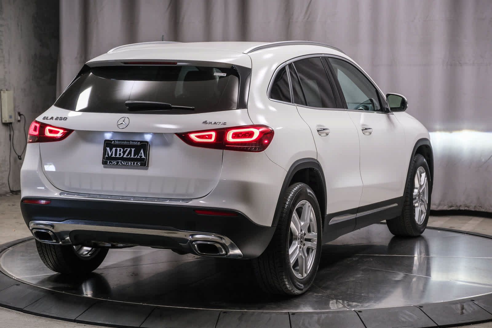 Used 2022 Mercedes-Benz GLA 250 4MATIC image 4