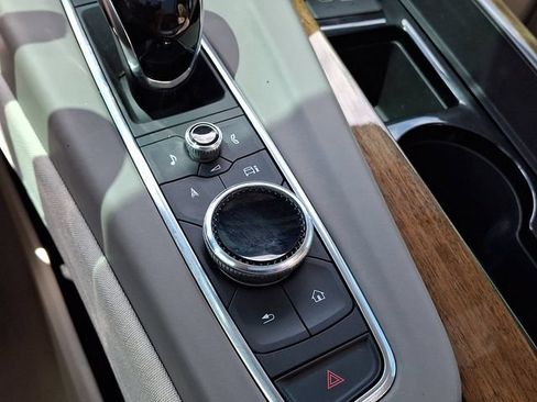 Used 2021 Cadillac Escalade Sport Platinum AWD/4WD image 18