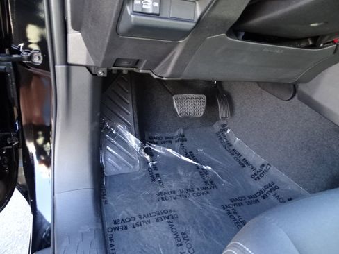 New 2025 Toyota Tacoma TRD Off-Road image 9